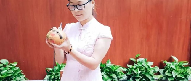 热烈祝贺烙画代表性传承人李红霞荣获“陕西省工艺美术大师”称号