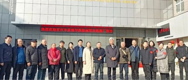 省专家组莅临南阳市烙画厂考察指导