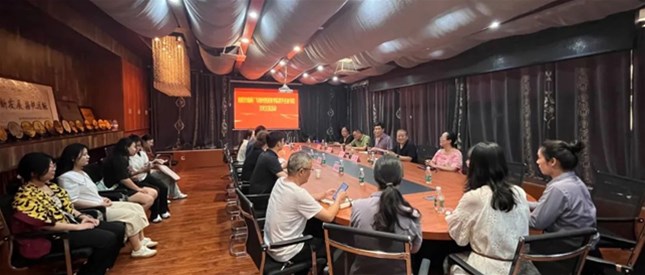 南阳市烙画厂与郑州西亚斯学院思齐住宿书院携手共筑文化传承新高地