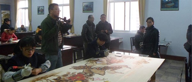 深圳市光明新区政府文化产业考察团 莅临我厂指导工作